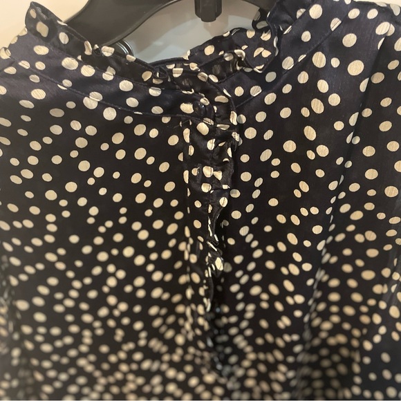 Tahari ASL, size M, sleeveless button up blouse/cami. Great condition. - Picture 3 of 3